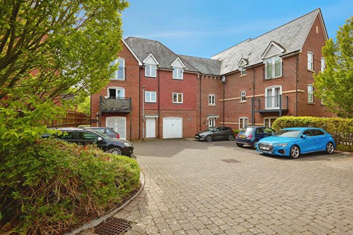 2 Bedroom Flat For Sale In Pilgrims Way, Laverstock, Salisbury, SP1