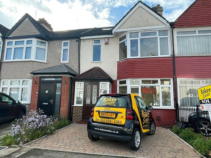4 Bedroom Terraced House To Rent In Trehearn Road, Hainault, London, IG6