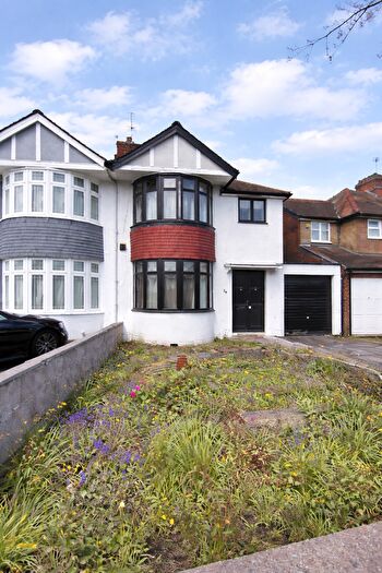 4 Bedroom Semi Detached House To Rent In Parkside Way, North Harrow, Harrow, HA2
