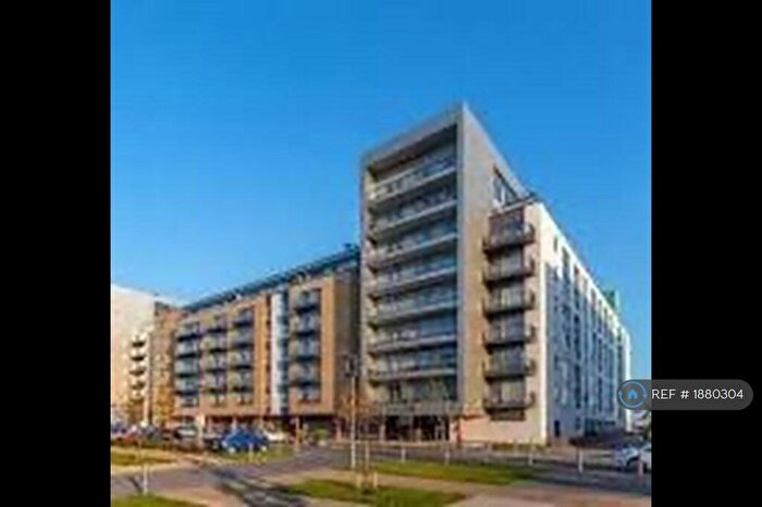 2 Bedroom Flat To Rent In Douglas House, Cardiff, CF11