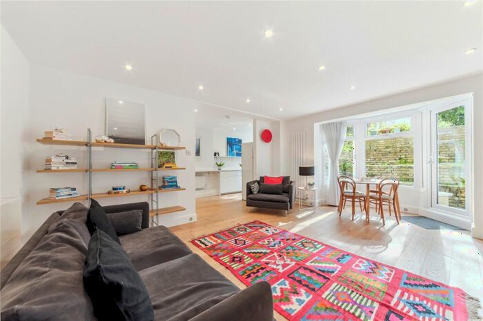 1 Bedroom Apartment To Rent In Camberwell Grove, London, SE5