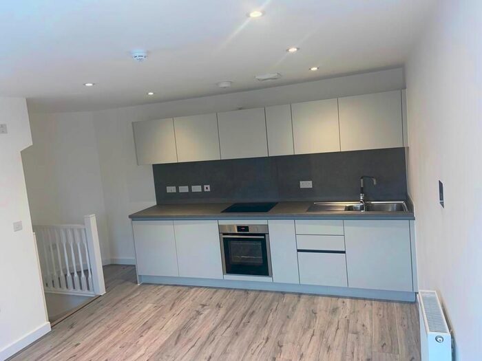 2 Bedroom Town House To Rent In Dallington Street, Nottingham NG8