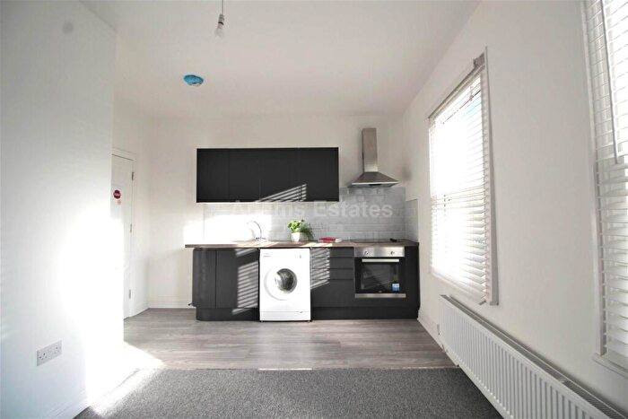 1 Bedroom Flat To Rent In Tilehurst Road, Reading, RG1