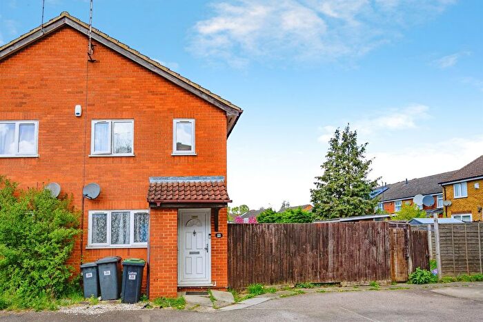 1 Bedroom Terraced House For Sale In Marsom Grove, Luton, LU3