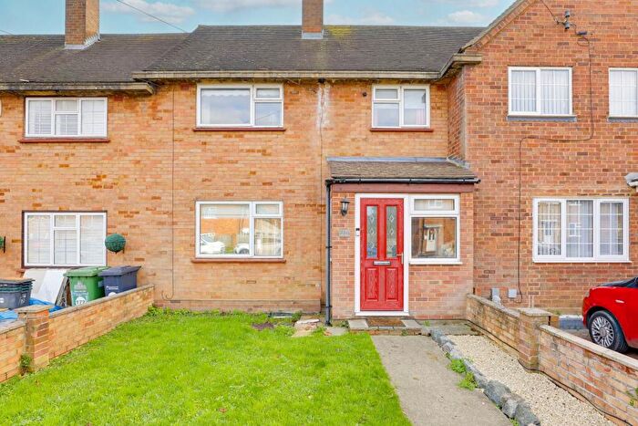 3 Bedroom House For Sale In Whitefields Road, Cheshunt, EN8