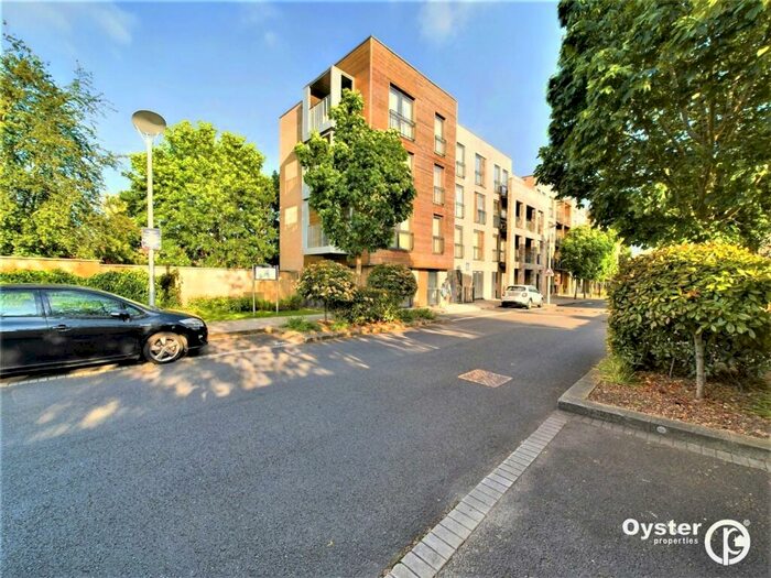 2 Bedroom Flat To Rent In Hitchin Lane, Stanmore, HA7