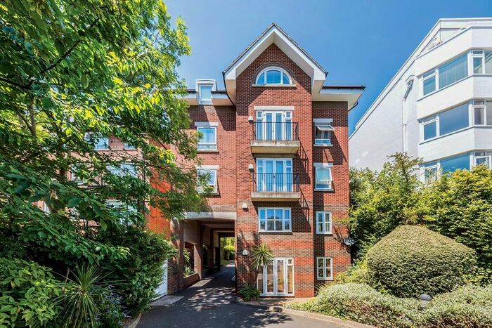 2 Bedroom Flat To Rent In Madison Court, Putney, London, SW15