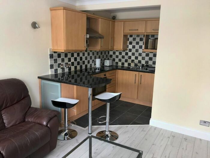1 Bedroom Flat To Rent In Mumbles Road, Mumbles, Swansea, SA3
