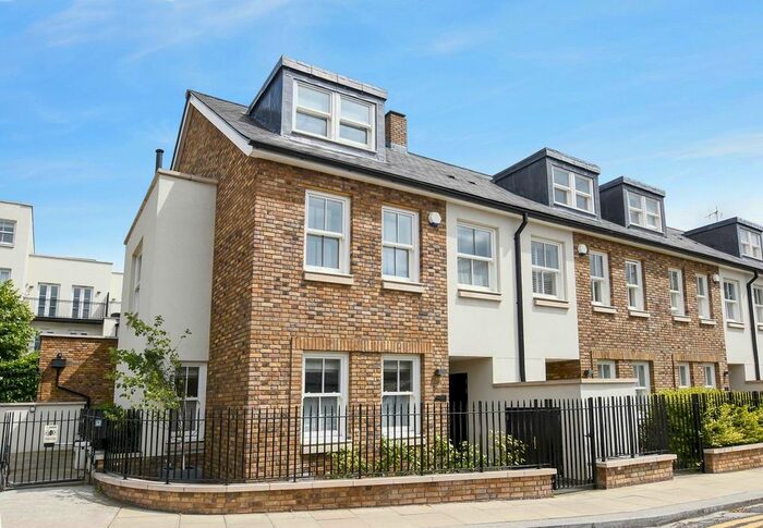 3 Bedroom Detached House To Rent In British Grove, Chiswick, London, Uk, W4