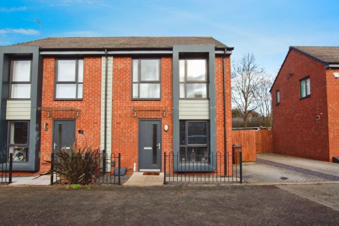 2 Bedroom Semi-Detached House For Sale In Padley Close, Nottingham, NG6