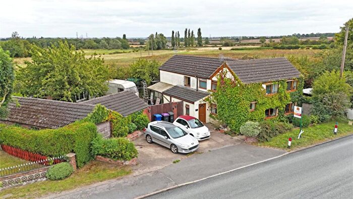 3 Bedroom Detached House For Sale In Gainsborough Road, Blyton, Gainsborough, Lincolnshire, DN21