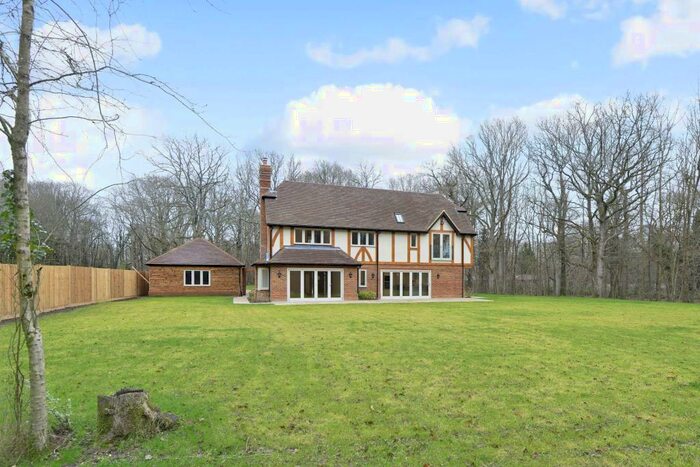 4 Bedroom Detached House For Sale In Knightons Lane, Dunsfold, GU8