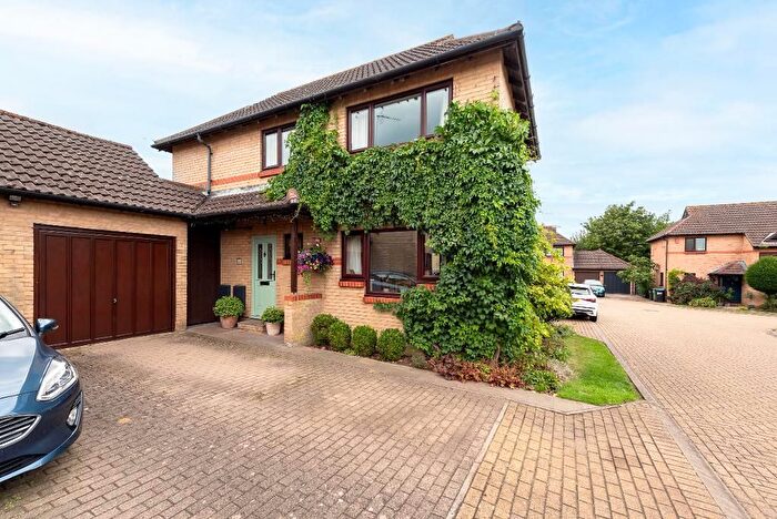 3 Bedroom Detached House For Sale In Shouler Close, Shenley Church End, Milton Keynes, Buckinghamshire, MK5