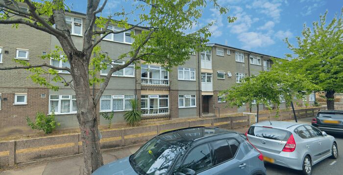 2 Bedroom Flat To Rent In Astonville Street, London, SW18