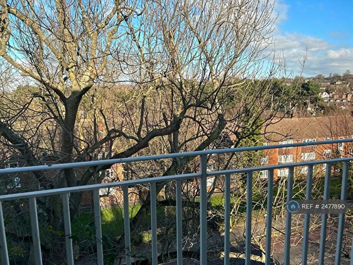 1 Bedroom Flat To Rent In Warwick Court, Bromley, BR2