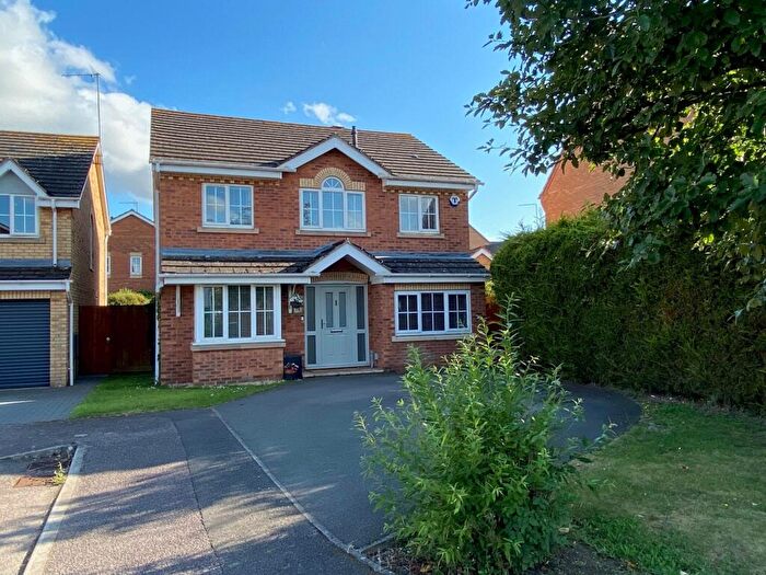4 Bedroom Detached House For Sale In Breezehill, Wootton Fields, NN4