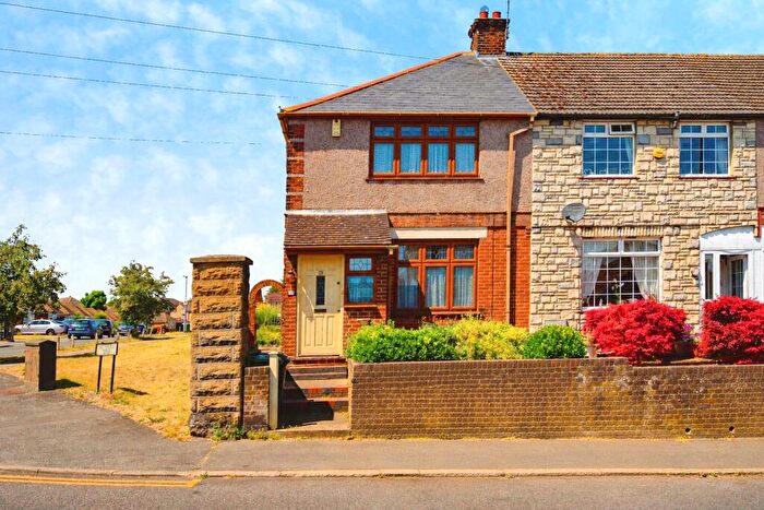 3 Bedroom End Of Terrace House For Sale In Neville Road, Luton, Bedfordshire, LU3