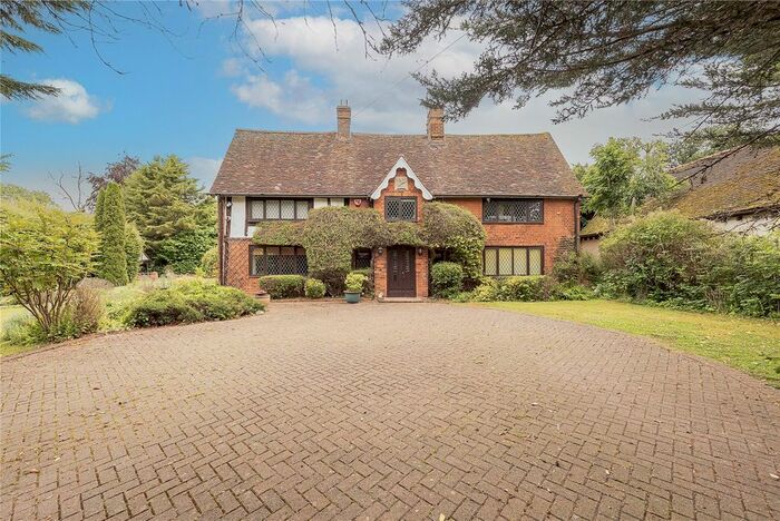 4 Bedroom Detached House For Sale In East Street, Lilley, Hertfordshire, LU2