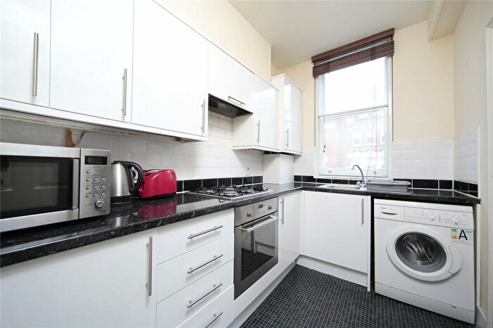 1 Bedroom Flat To Rent In Lavender Hill, Battersea, London, SW11