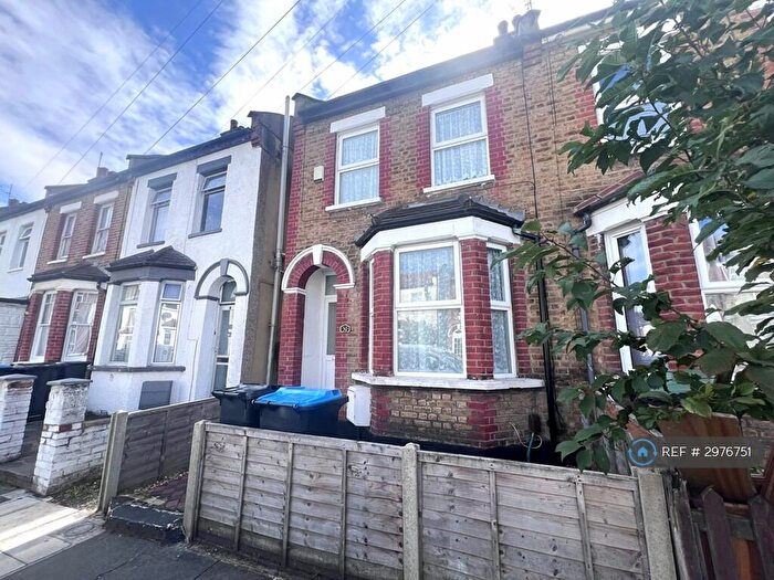 3 Bedroom End Of Terrace House To Rent In King Edwards Road, Enfield, EN3