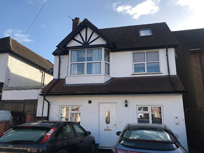 1 Bedroom Flat To Rent In Cinnaminta Road, Headington, OX3