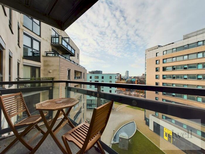 2 Bedroom Apartment To Rent In Gateway East, Marsh Lane, Leeds, LS9