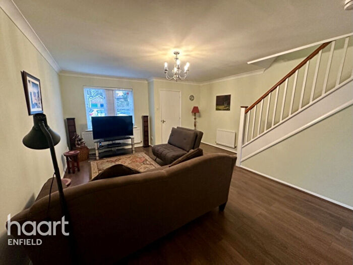 3 Bedroom Apartment To Rent In Macleod Road, London, N21