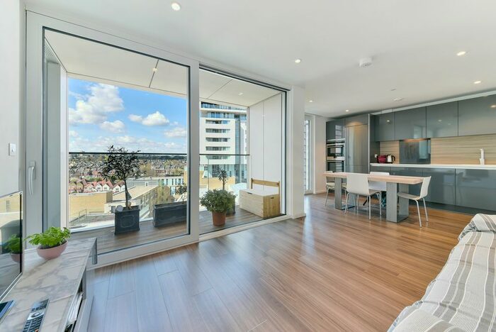 1 Bedroom Flat To Rent In Buckhold Road, London, SW18