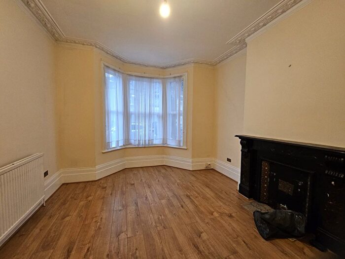 6 Bedroom Property To Rent In Kidderminster Road, Croydon, Surrey., CR0