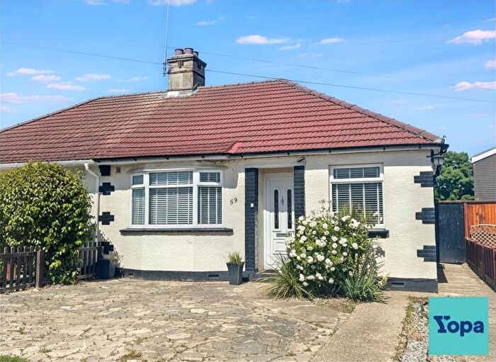 2 Bedroom Semi-Detached Bungalow For Sale In Alton Gardens, Southend-on-sea, SS2