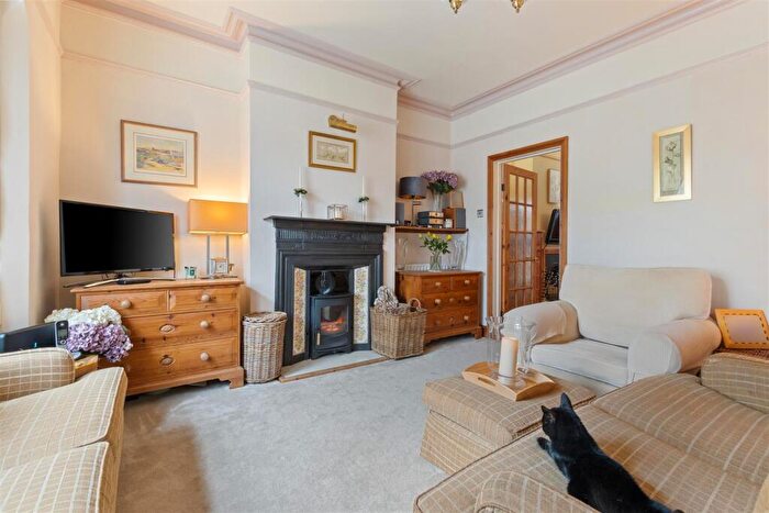 4 Bedroom Terraced House For Sale In Osborne Road, Petersfield, Hampshire, GU32