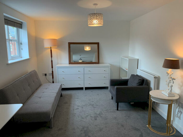 2 Bedroom Flat To Rent In Escelie Way, Selly Oak, B29