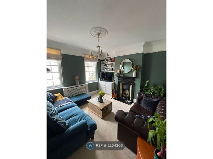 3 Bedroom Maisonette To Rent In Swaby Road, London, SW18