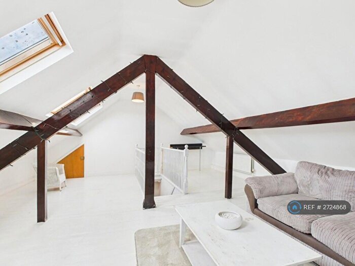 2 Bedroom Flat To Rent In Havelock Mews, Kettering, NN16