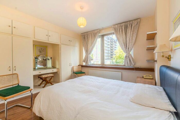 1 Bedroom Flat To Rent In Kendal Street, Hyde Park Estate, London, W2