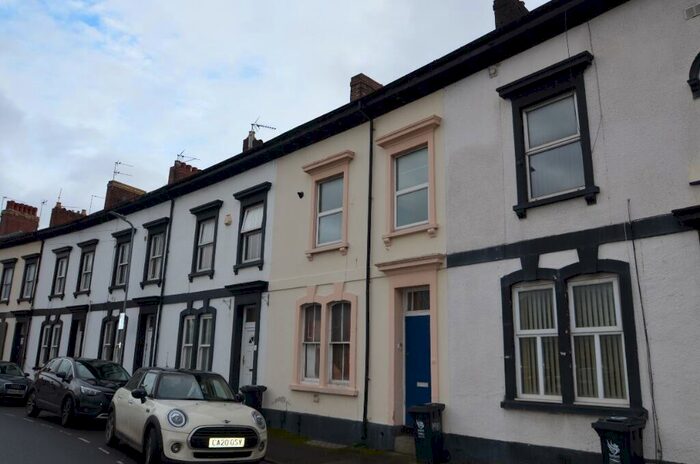 2 Bedroom Maisonette To Rent In Clytha Crescent, Newport, NP20