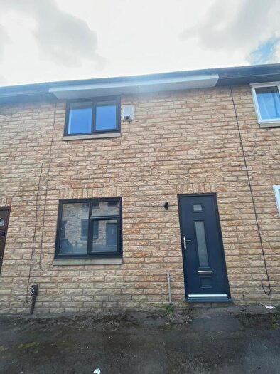 2 Bedroom House To Rent In Tomlin Square, Bolton, BL2