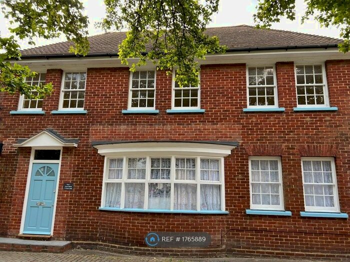 2 Bedroom Flat To Rent In Sittingbourne, Sittingbourne, ME10