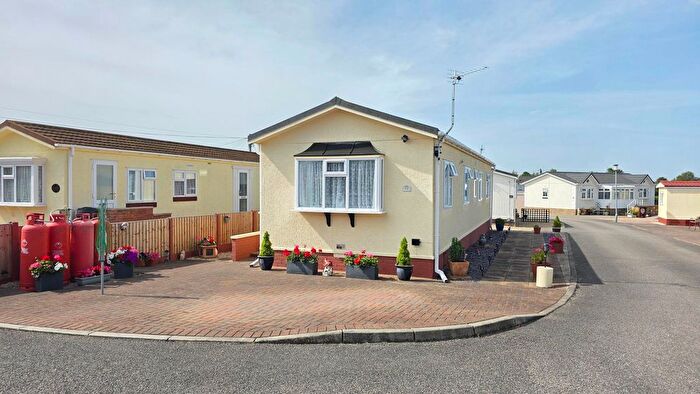 2 Bedroom Mobile/park Home For Sale In Braemar Residential Park, Kirkby Green, LN4