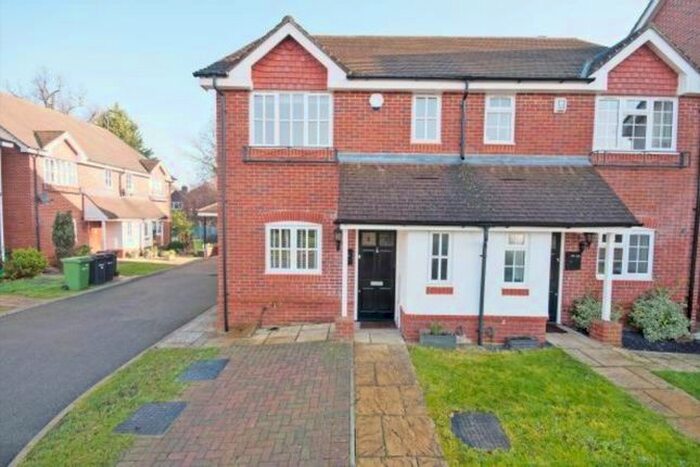 3 Bedroom Semi-Detached House To Rent In Heathfields Close, Ashtead, KT21