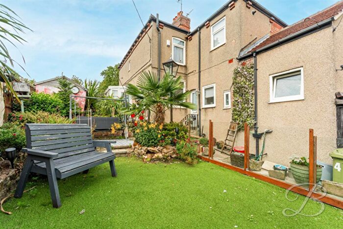 2 Bedroom End Of Terrace House For Sale In Prospect Drive, Shirebrook, Mansfield, NG20