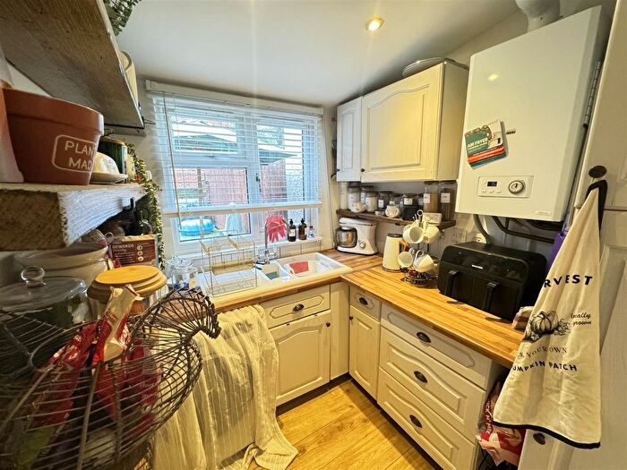 2 Bedroom Cottage For Sale In Anchor Lane, Heybridge, Maldon, CM9