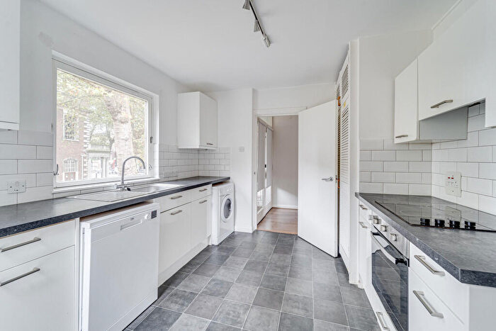 2 Bedroom Flat To Rent In Upper Street, Islington, London, N1