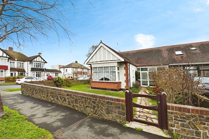 2 Bedroom Bungalow For Sale In Sackville Road, Southend-On-Sea, Essex, SS2