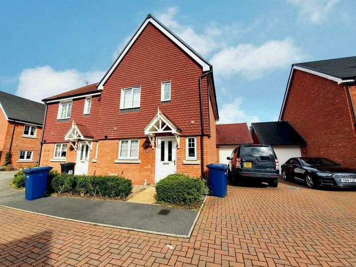 3 Bedroom Semi-Detached House To Rent In Wey Meadow Close, Farnham, GU9