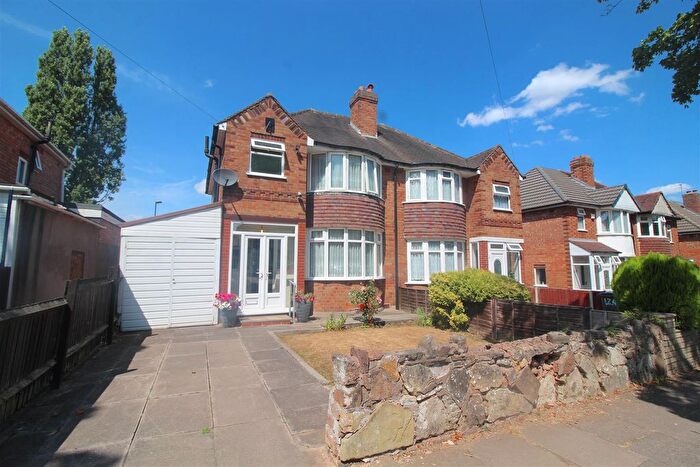 3 Bedroom Semi-Detached House For Sale In Sunnymead Road, Birmingham, B26