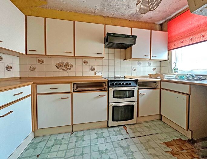 2 Bedroom Semi-Detached Bungalow For Sale In Summer Close, Exeter, EX4