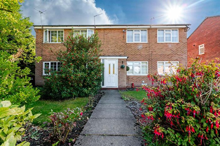 1 Bedroom Apartment For Sale In Woodfield Drive, Worsley, Manchester, M28