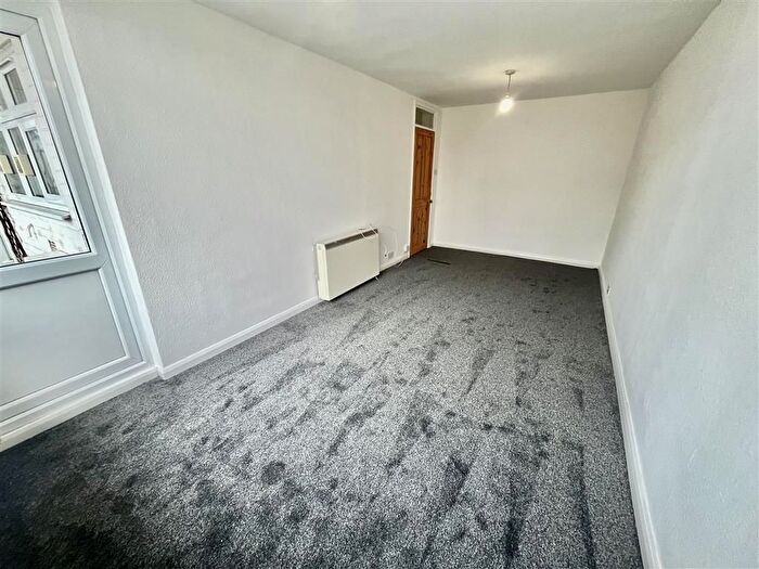 1 Bedroom Flat To Rent In Wilford Lane, West Bridgford, Nottingham, NG2