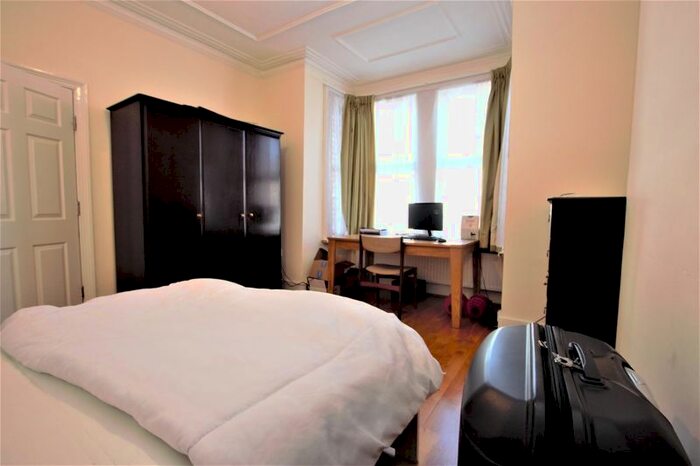 Property To Rent In Warwick Road, London, N11